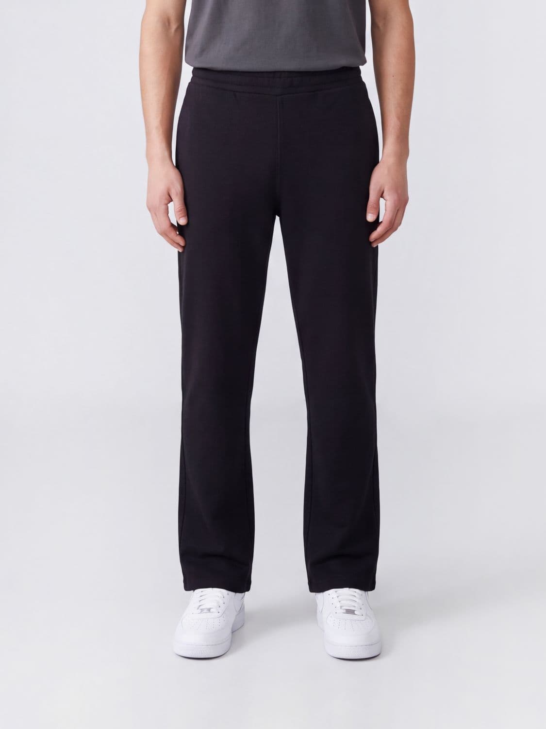 Daily Paper Pants Men color Black