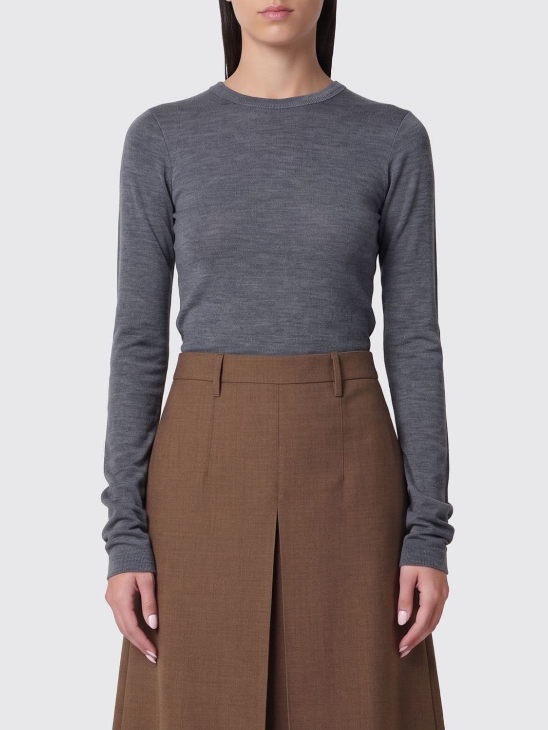 Rohe Slim Fit Crew-Neck Jumper in Pure Wool with a Curved Hem