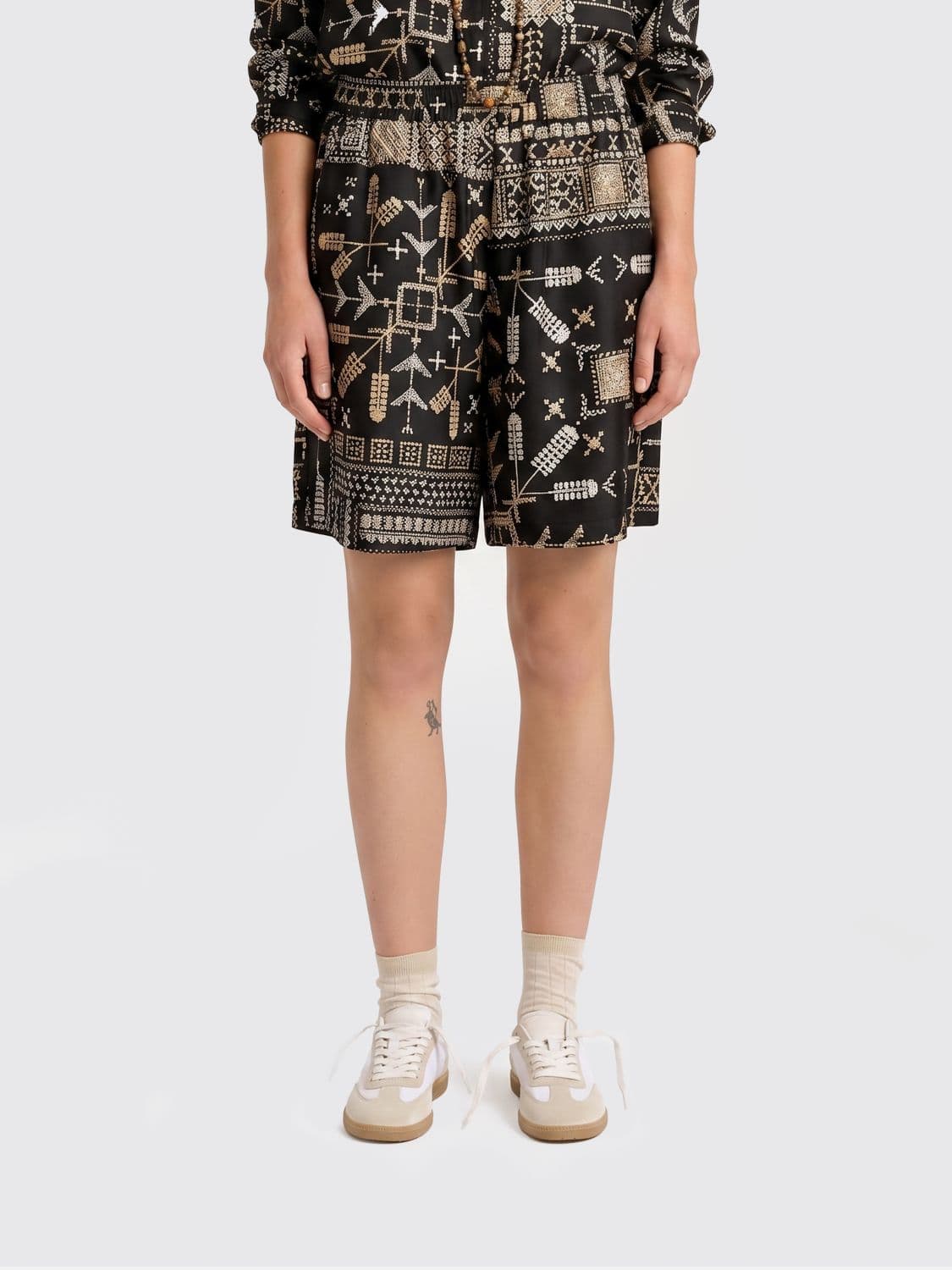 Momonì Shorts woman