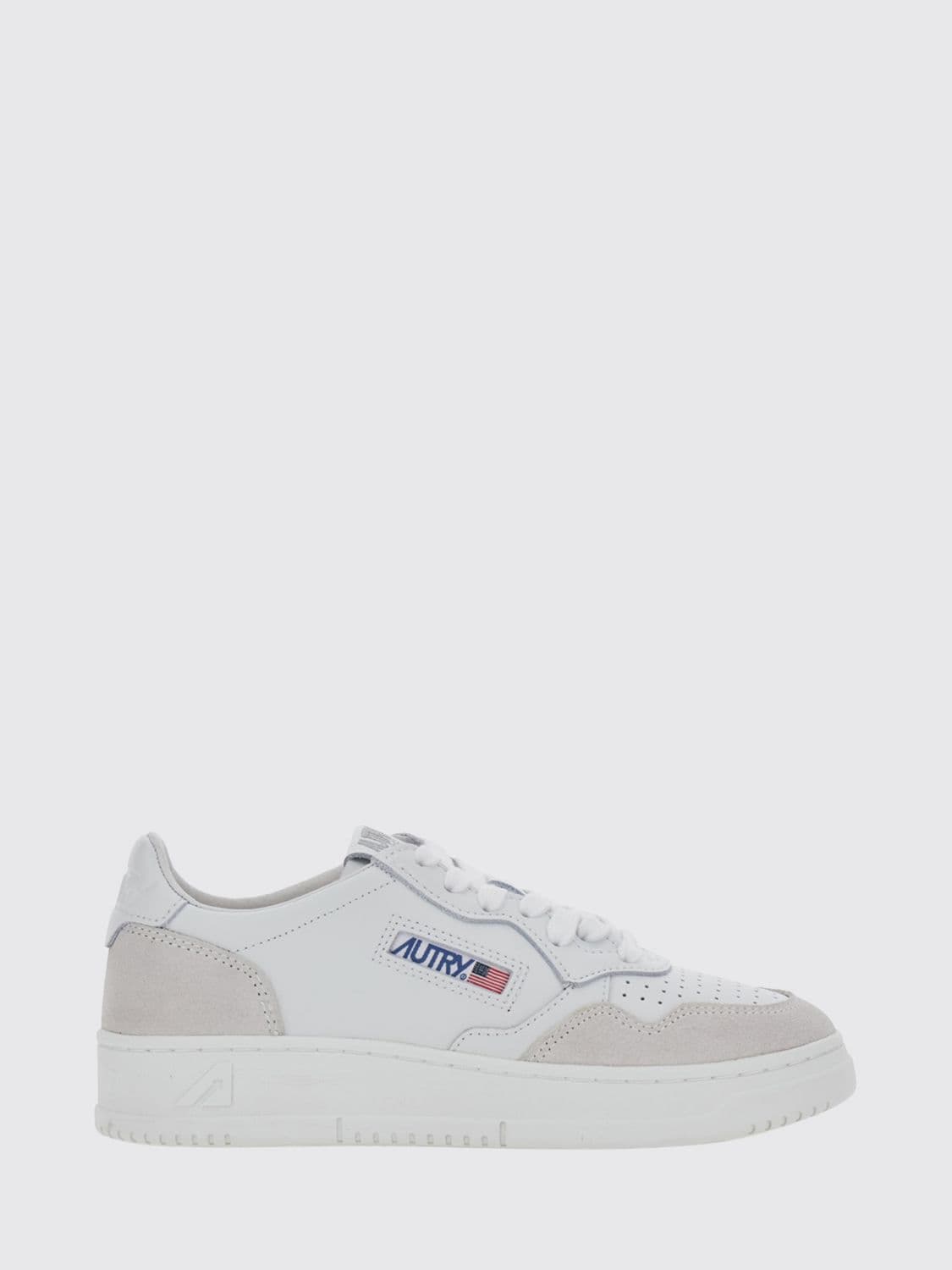 Autry Medalist Low Trainers in Smooth Calfskin with Contrast Details