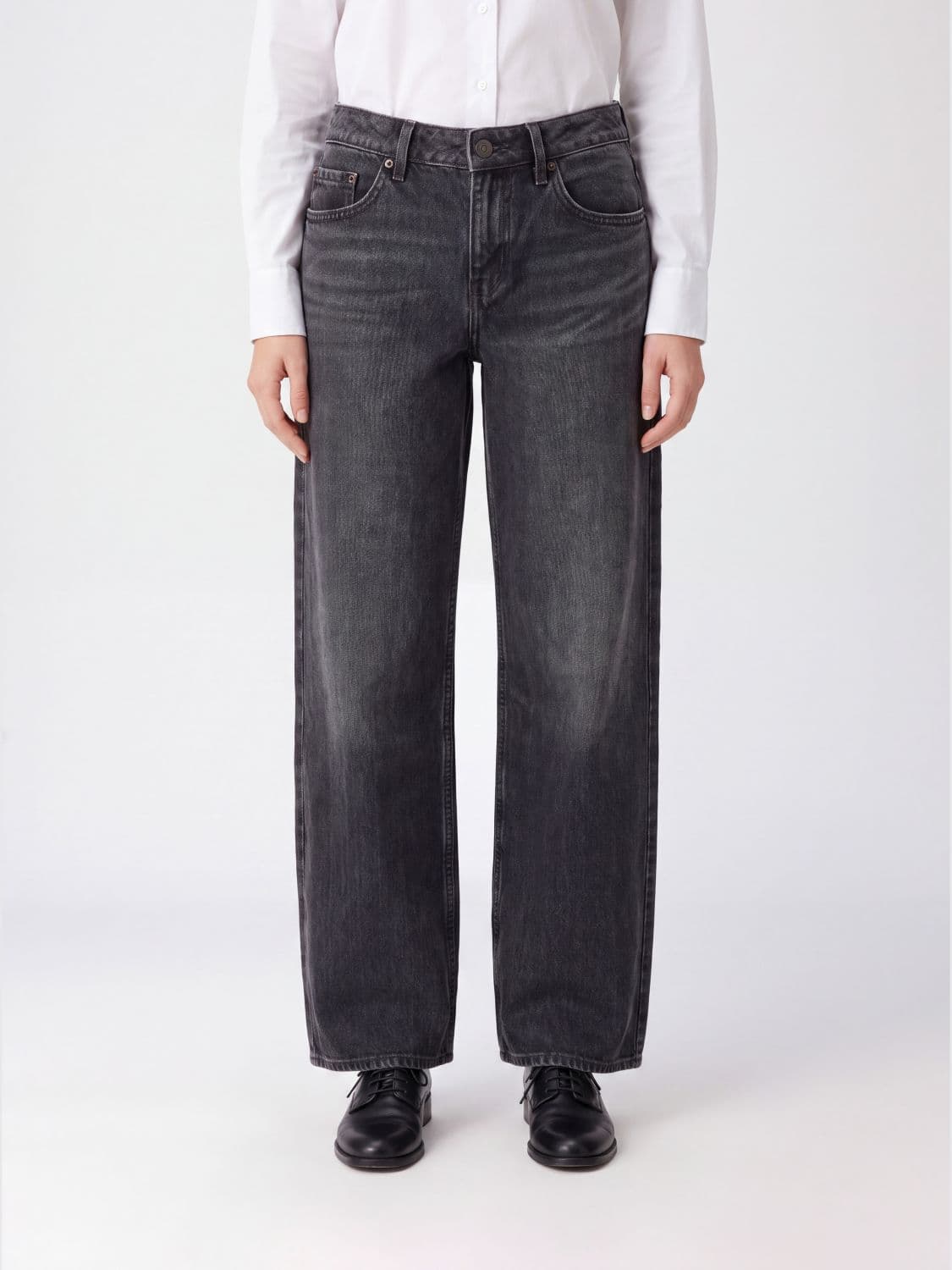 Levi's Flora Low-Rise Straight-Leg Jeans in Cotton Denim