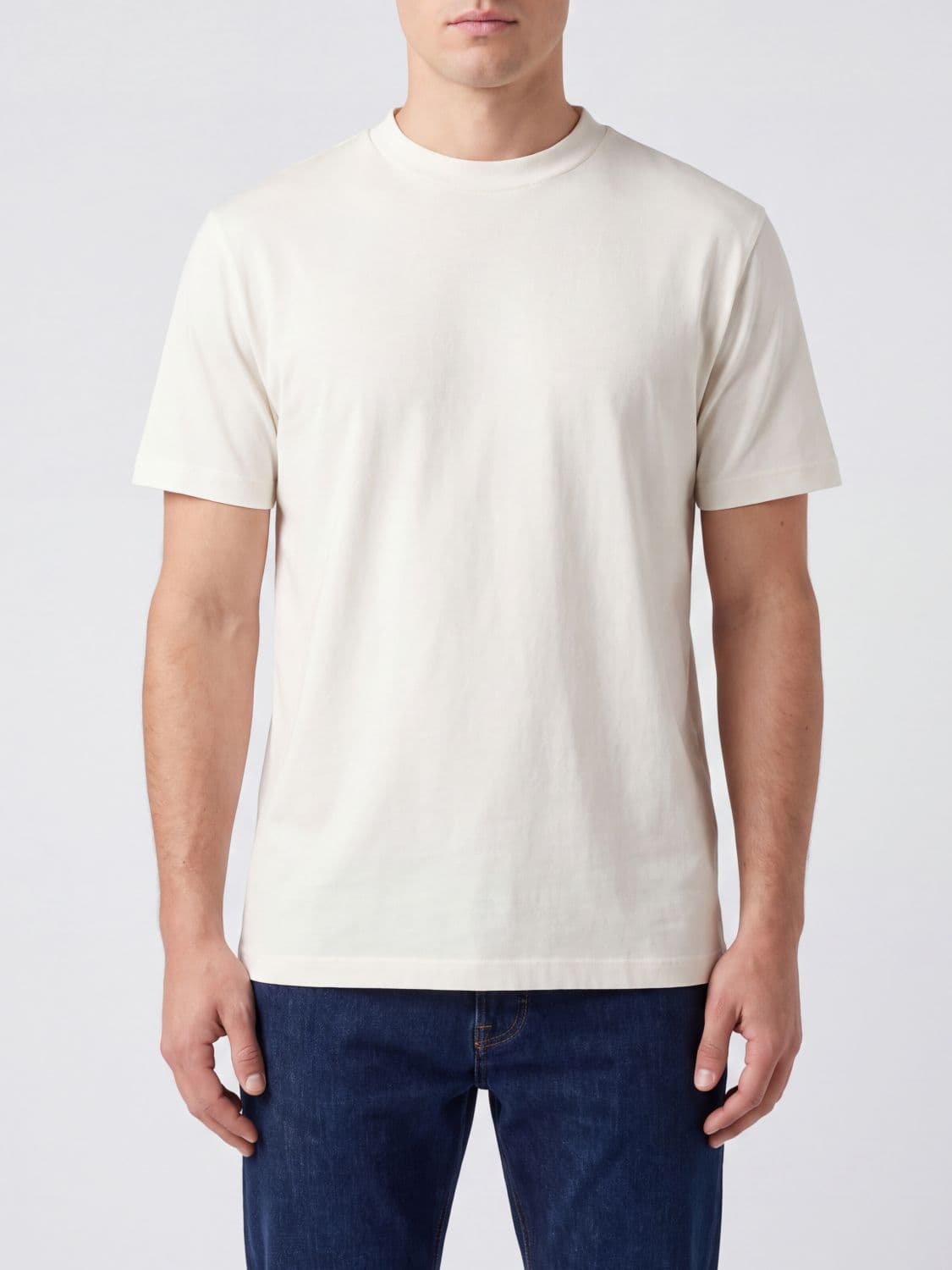 Brioni Crew Neck Short-Sleeved T-shirt crafted in soft pure cotton